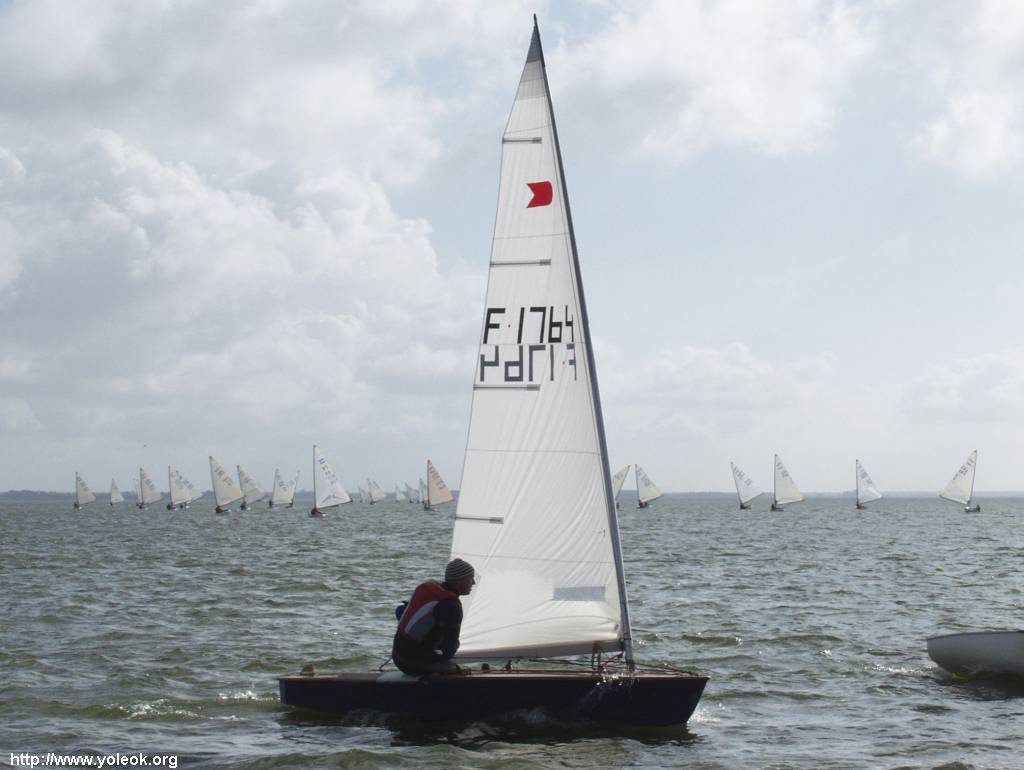 Yole-OK-Dinghy_FRA1764-a_Hourtin03.jpg